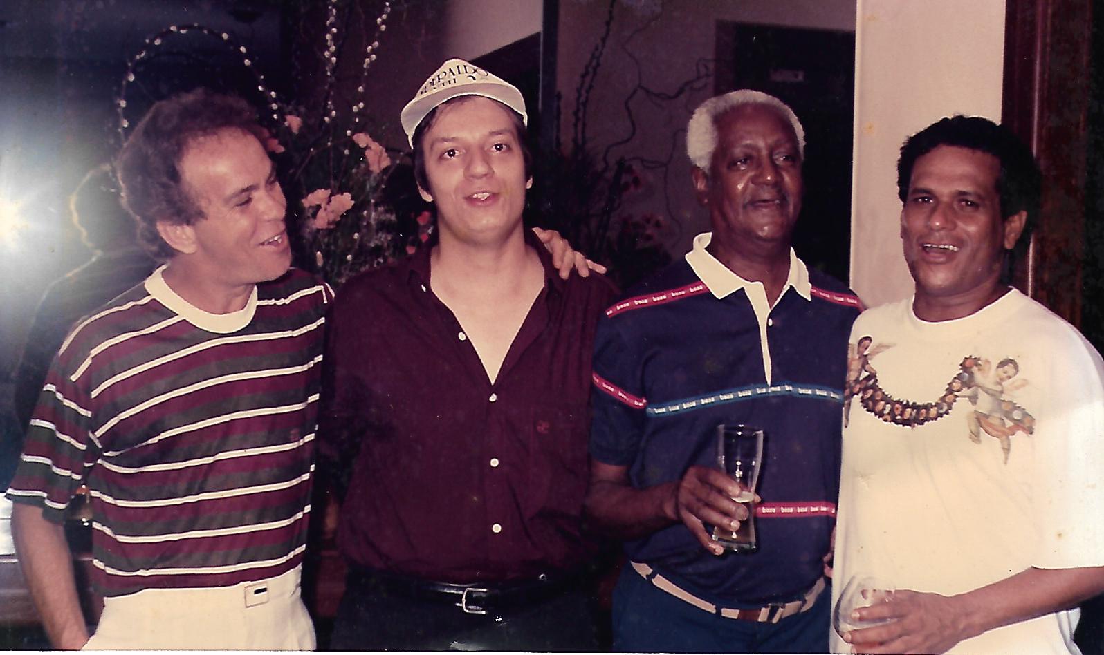 Ederaldo, Batatinha, o historiador Luiz Américo e Edil Pacheco no lançamento de livro de Luiz Américo em Salvador. Crédito: Acervo Luiz Américo Lisboa Júnior.